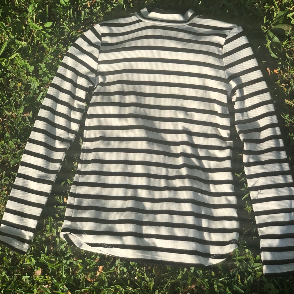 striped shirt Turtle neck small size
